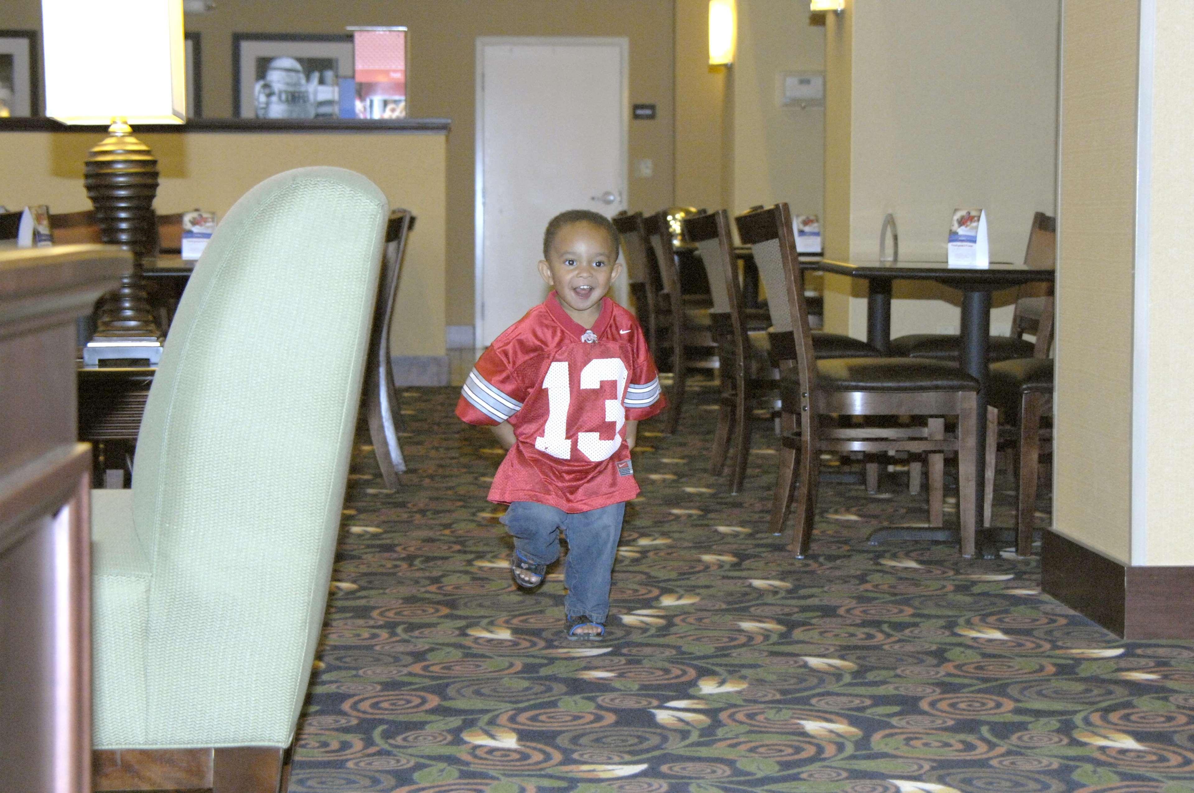 Hampton Inn & Suites Dayton-Airport Englewood Restaurant photo