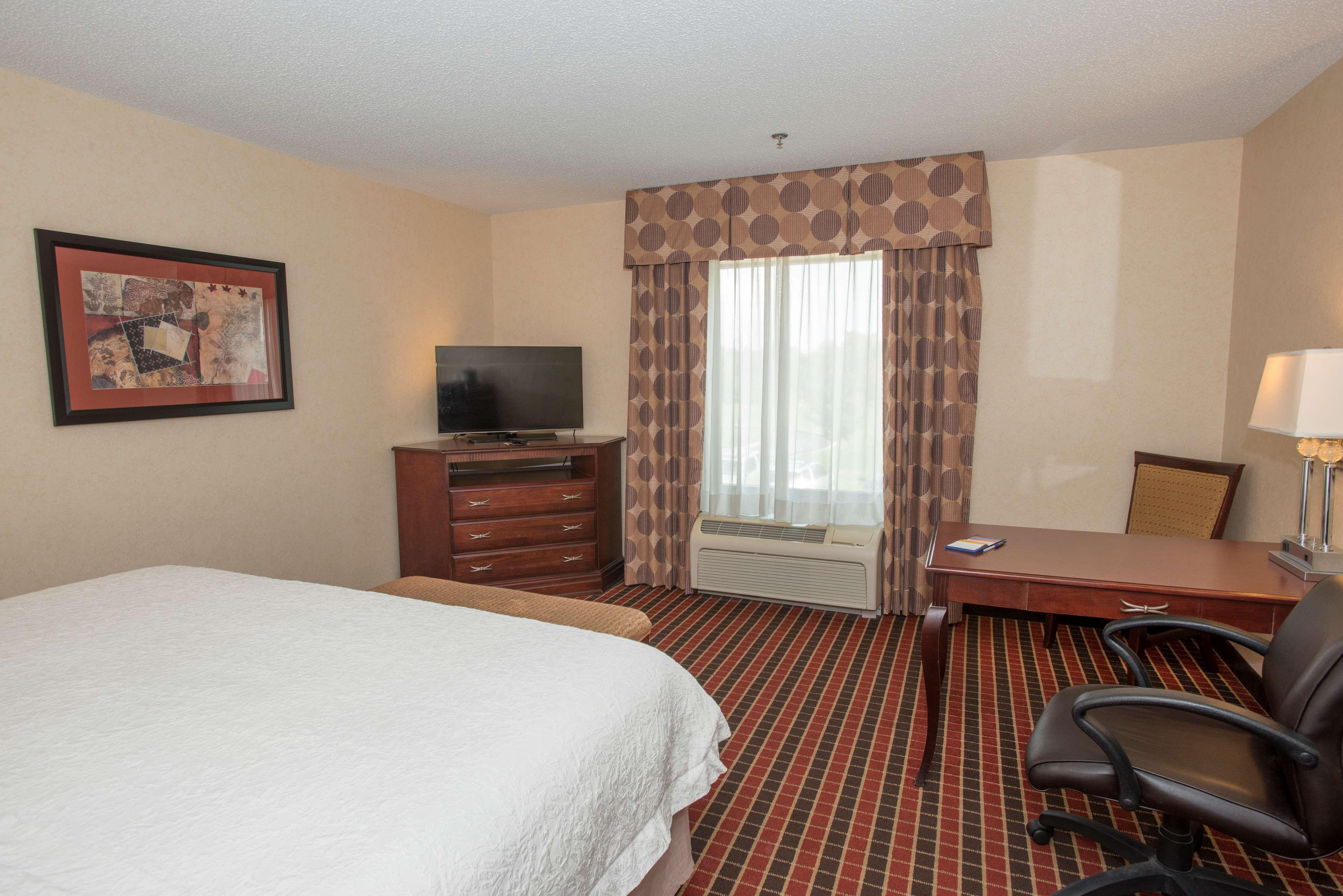 Hampton Inn & Suites Dayton-Airport Englewood Exterior photo