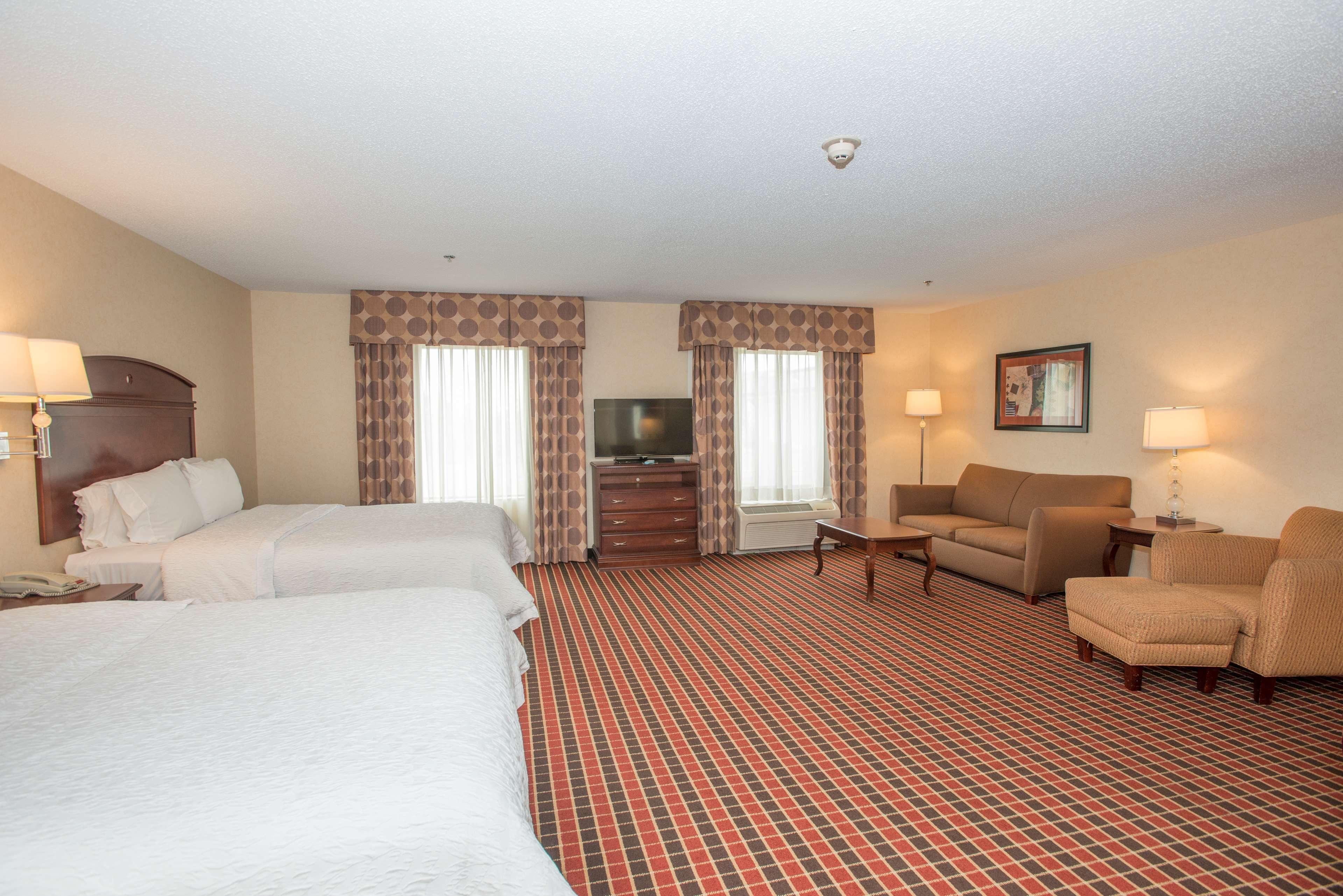 Hampton Inn & Suites Dayton-Airport Englewood Exterior photo